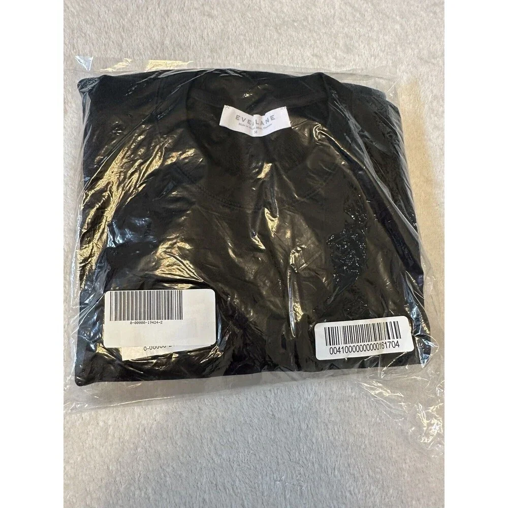 Everlane The 100% Human Typography Sweatshirt in Black Size Medium NWOT - Picture 4 of 7